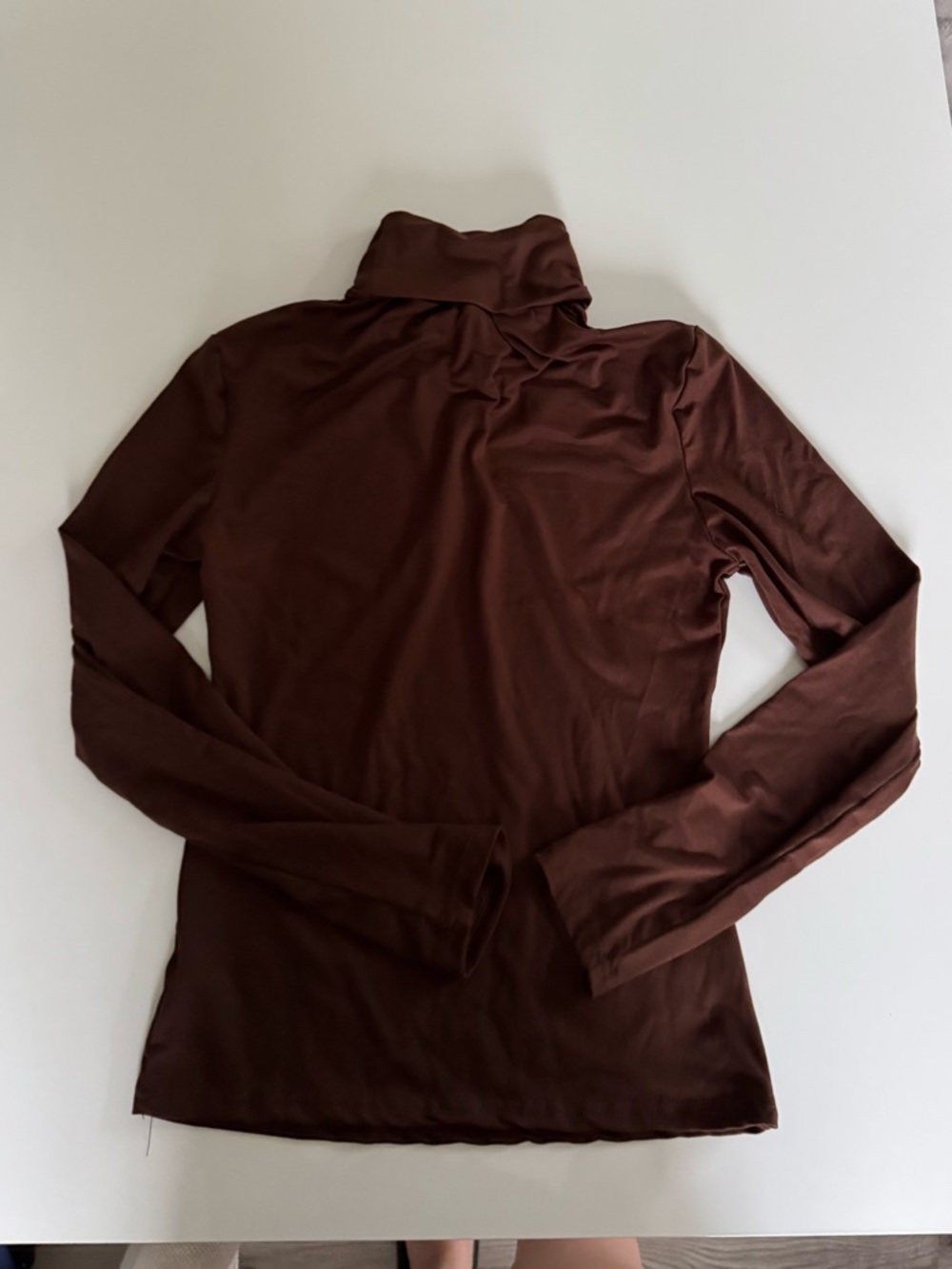 Brown Turtle Neck - Picture 3 of 5